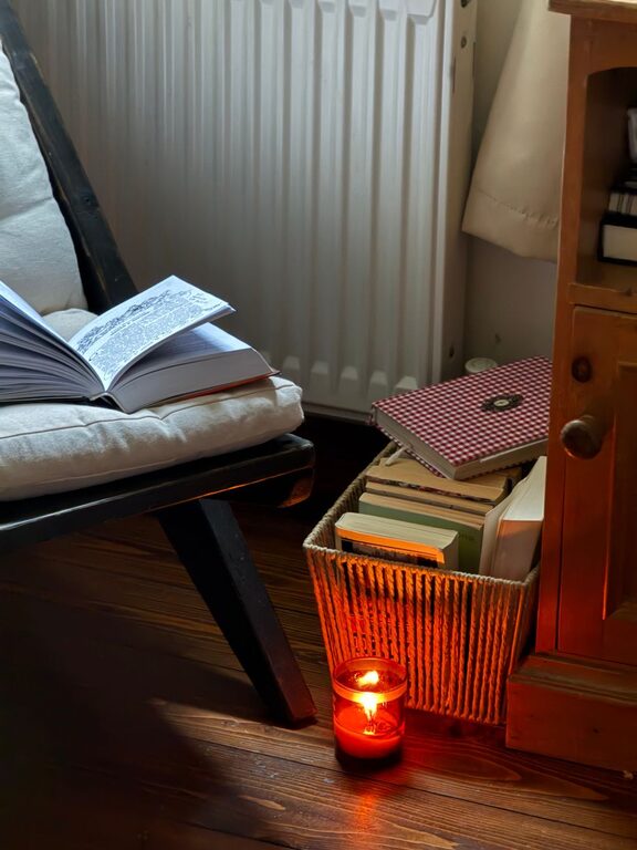 Post: Creating a cozy reading corner at home